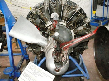 Engine Pratt & Whitney R-1830-92 Walk Around