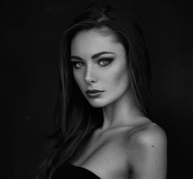 Peter Coulson Photography – Posing – Amy
