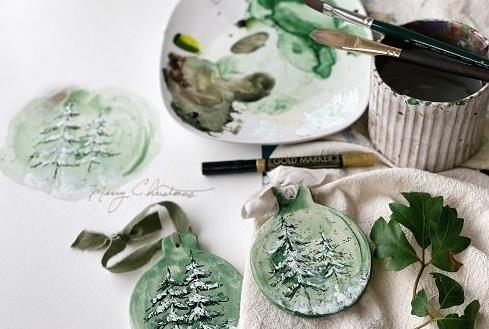 Ceramic Ornament Painting with Watercolor and Gouache