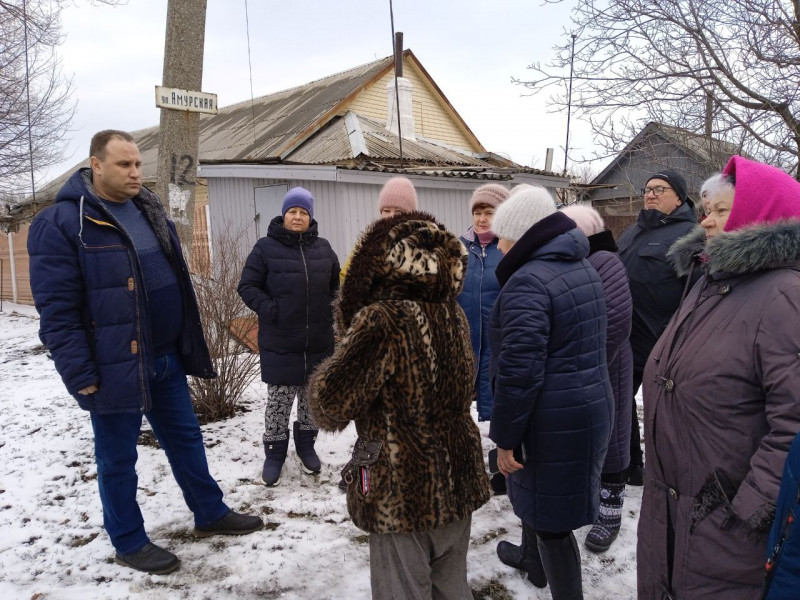 Сход граждан с заместителем главы администрации города