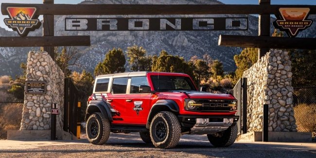 Ford вчить власників Bronco Raptor правильно їздити