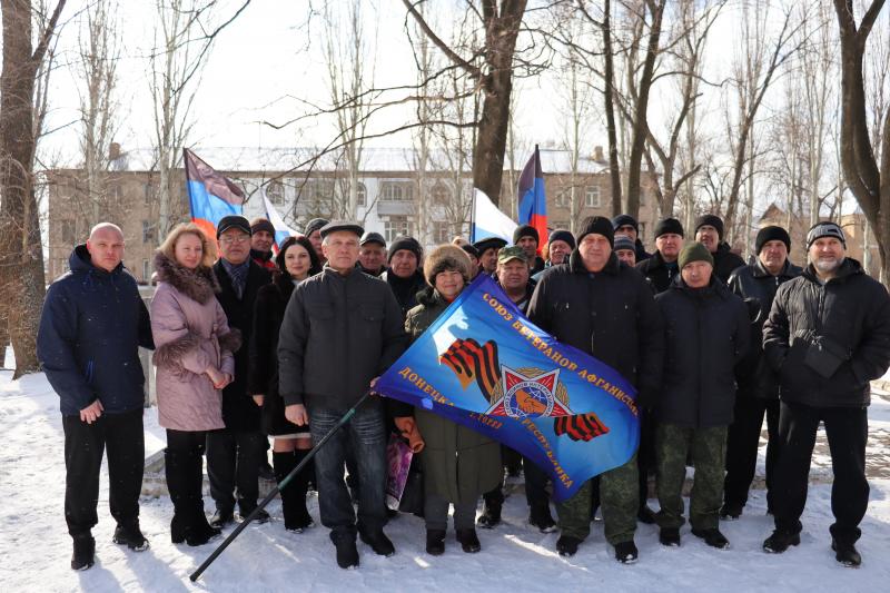 Состоялась церемония возложения цветов, приуроченная 34-й годовщине вывода советских войск из Афганистана и Дню памяти воинов-интернационалистов, исполнявших интернациональный долг за пределами границ своей Родины