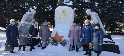 Возложение композиции  «Звезда Победы» на Мемориале «Братская Могила»