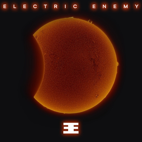 Дебютный альбом Electric Enemy