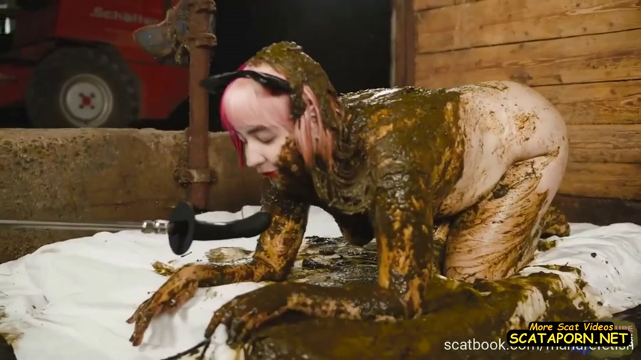 Catwoman Lyndra first time in the manure channel - porn star: Amateurs (12 March 2023 / 1.47 GB)