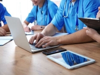 МОЗ: основні можливості в електронній системі охорони здоровʼя для медичних сестер та братів