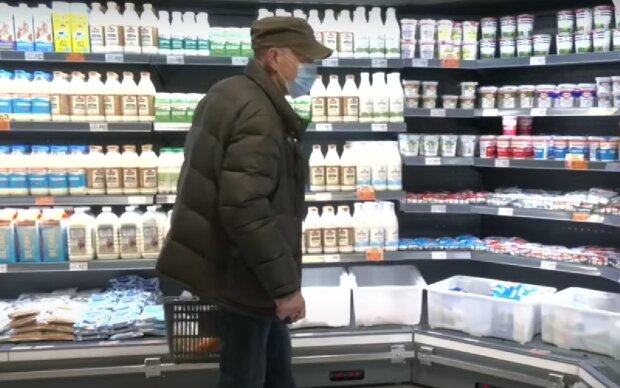 До борщу — саме те: українські супермаркети знизили ціни на сметану, де дешевше