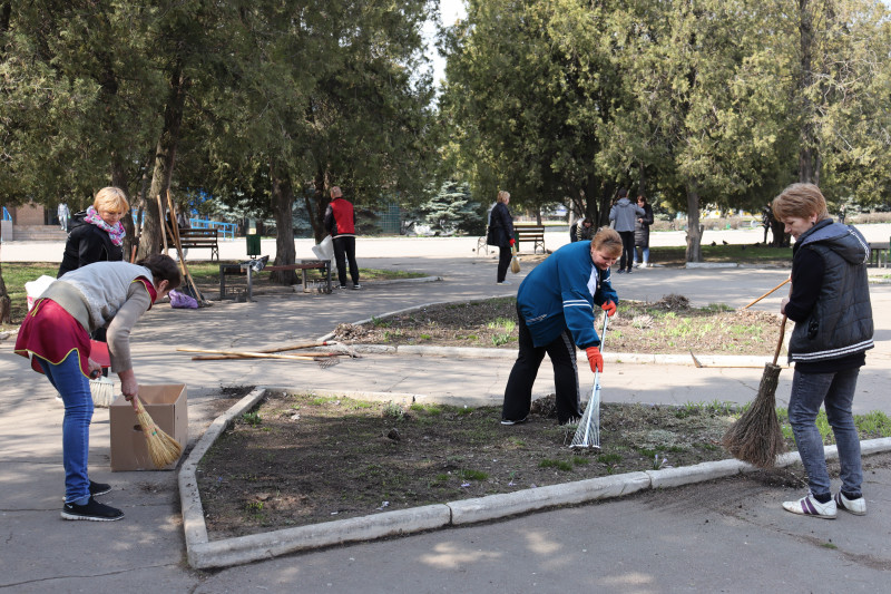 В Торезе прошёл общегородской субботник