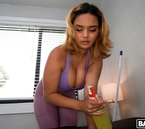 Crystal Chase - Clean My Place Clean My Dick (2.69 GB)