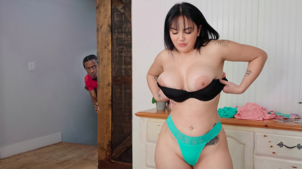 [BigNaturals.com / RealityKings.com] Nika Venom - My Tits Can t Fit (29.03.2023) [All Sex]