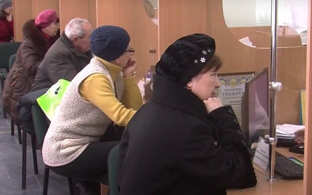 Українці зможуть отримувати пенсії по-іншому - і навіть за кордон: у Кабміні провели важливі зміни