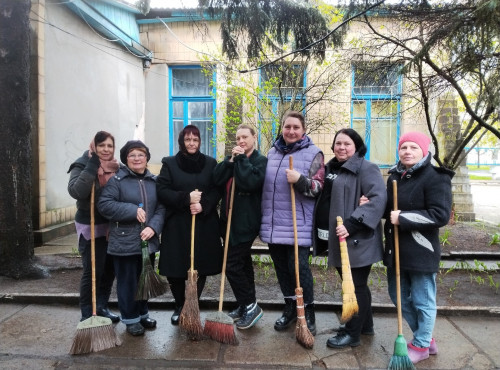 Сотрудники МУК «Клуб «Комсомолец» поселка Рассыпное города Тореза» приняли участие во Всероссийском субботнике