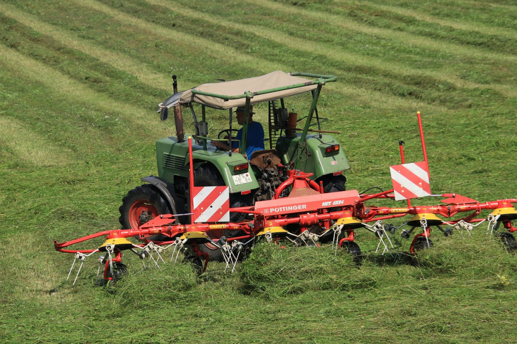 Poljoprivredni i građevinski strojevi i mašine Ba01e2feb3afc4a6b28202e0fa992464