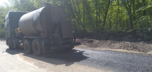 В городе Торезе продолжаются работы по ремонту дорожной сети