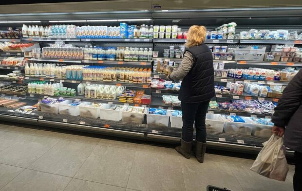 Млинці та оладки – це мета, а не мрія: в Україні різко знизилися ціни на молоко та сметану