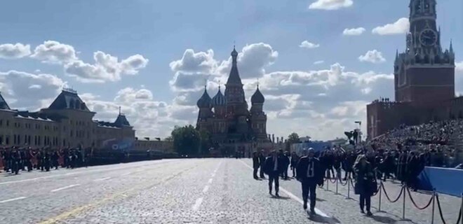 Подоляк: У Москві проходить кремлівський парад вбивць