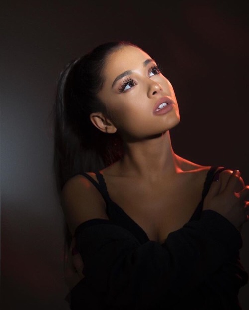 ariana grande in answer #1839220