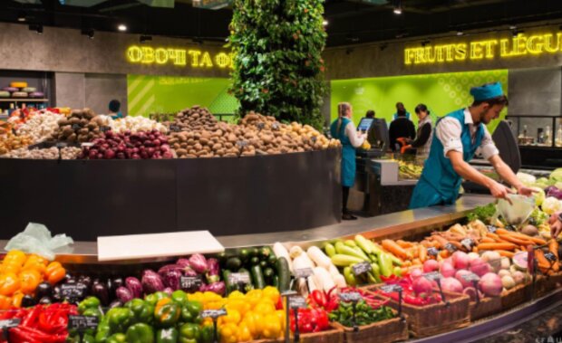 Тепер і ти можеш дозволити собі салат: українські супермаркети оновили ціни на помідори, огірки та кріп