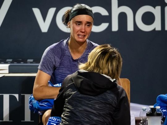 З корту йшла у сльозах від болю: Калініна не дограла перший у кар'єрі фінал турніру WTA1000(відео)