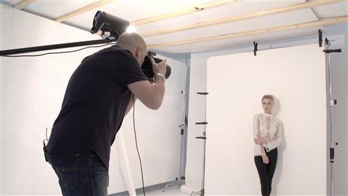Karl Taylor Photography – Shooting in a Small Photography Studio 6 Tips |  Free Download