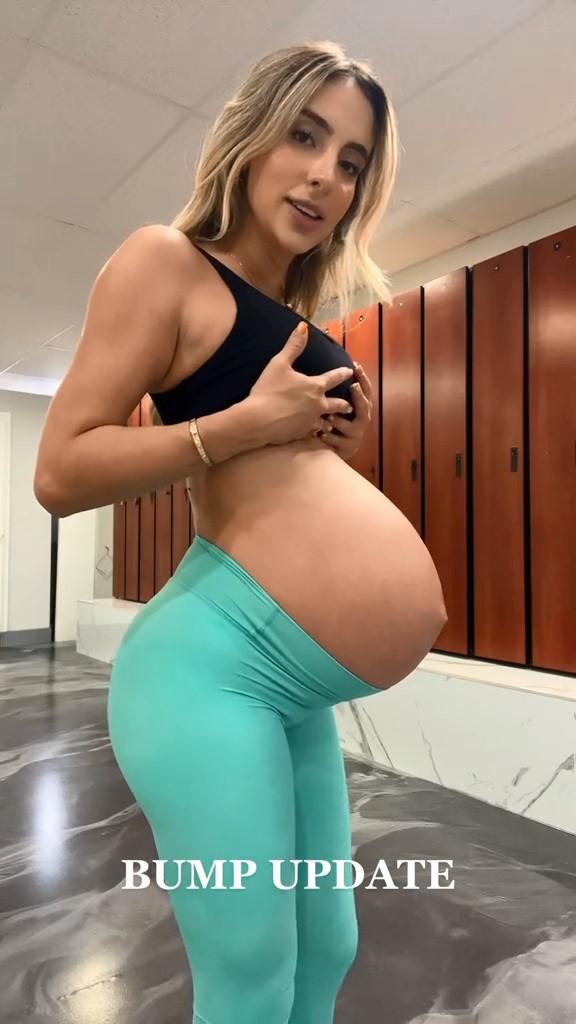 [TikTok.com] Bruna Lima aka xoobruna - NN Pregnant Compilation [2023 г., solo, non nude, pregnant, 720p, SiteRip]