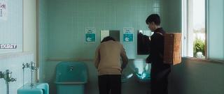 Оставаясь в сумерках (2021)