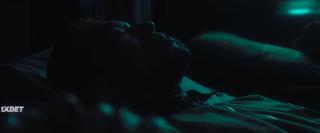 Оставаясь в сумерках (2021)