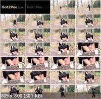 Got2Pee - Unknown - Muddy-Pee-Puddle (FullHD/1080p/101 MB)