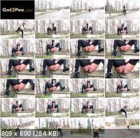 Got2Pee - Unknown - Messy-In-Public (FullHD/1080p/148 MB)